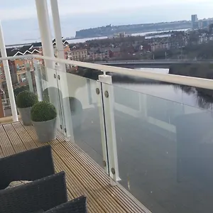 Apartment Century Wharf By Urban Space, Cardiff
