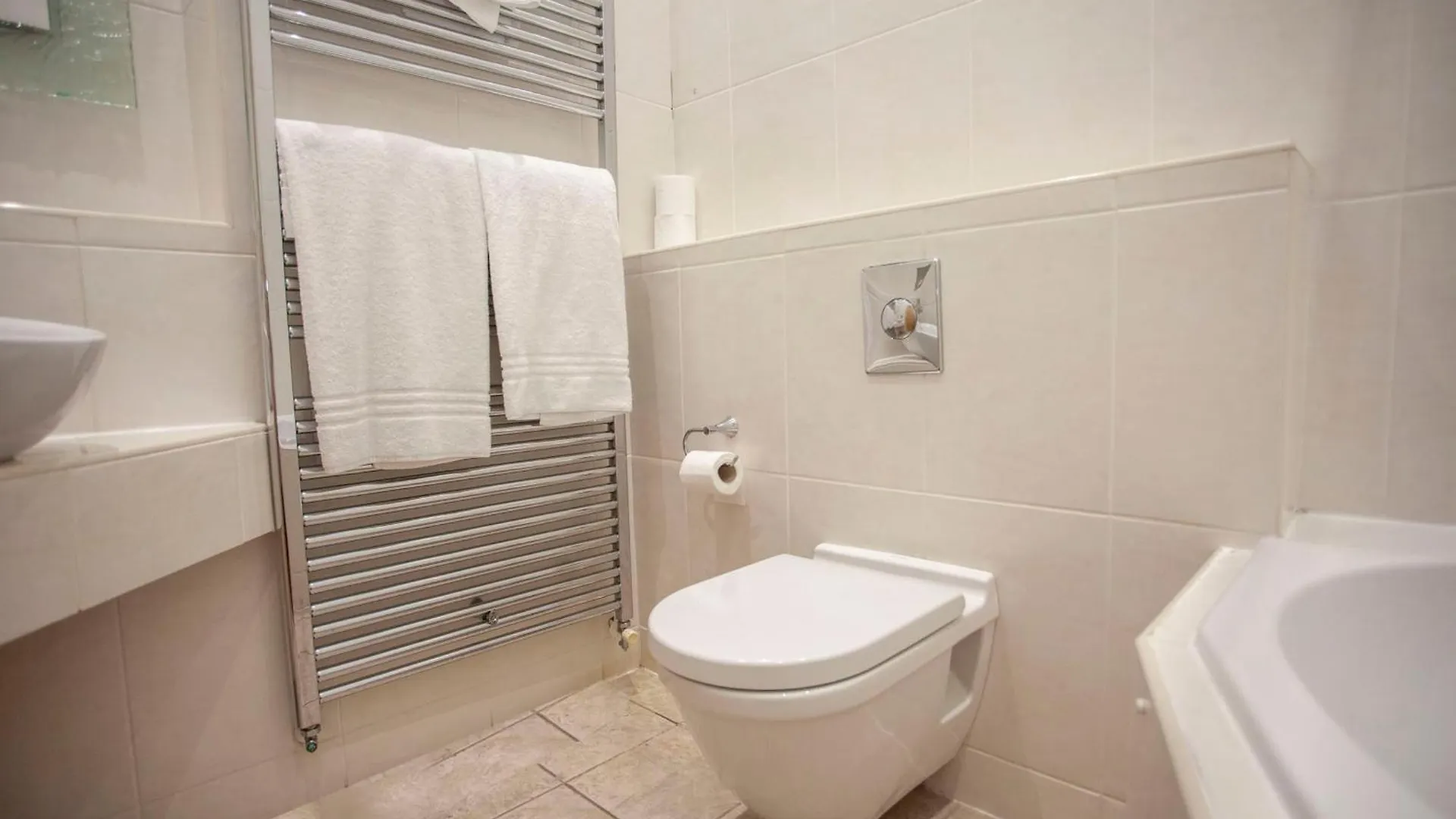 Higgihaus #5 5 Of 7 Rooms Monday - Friday Cardiff United Kingdom