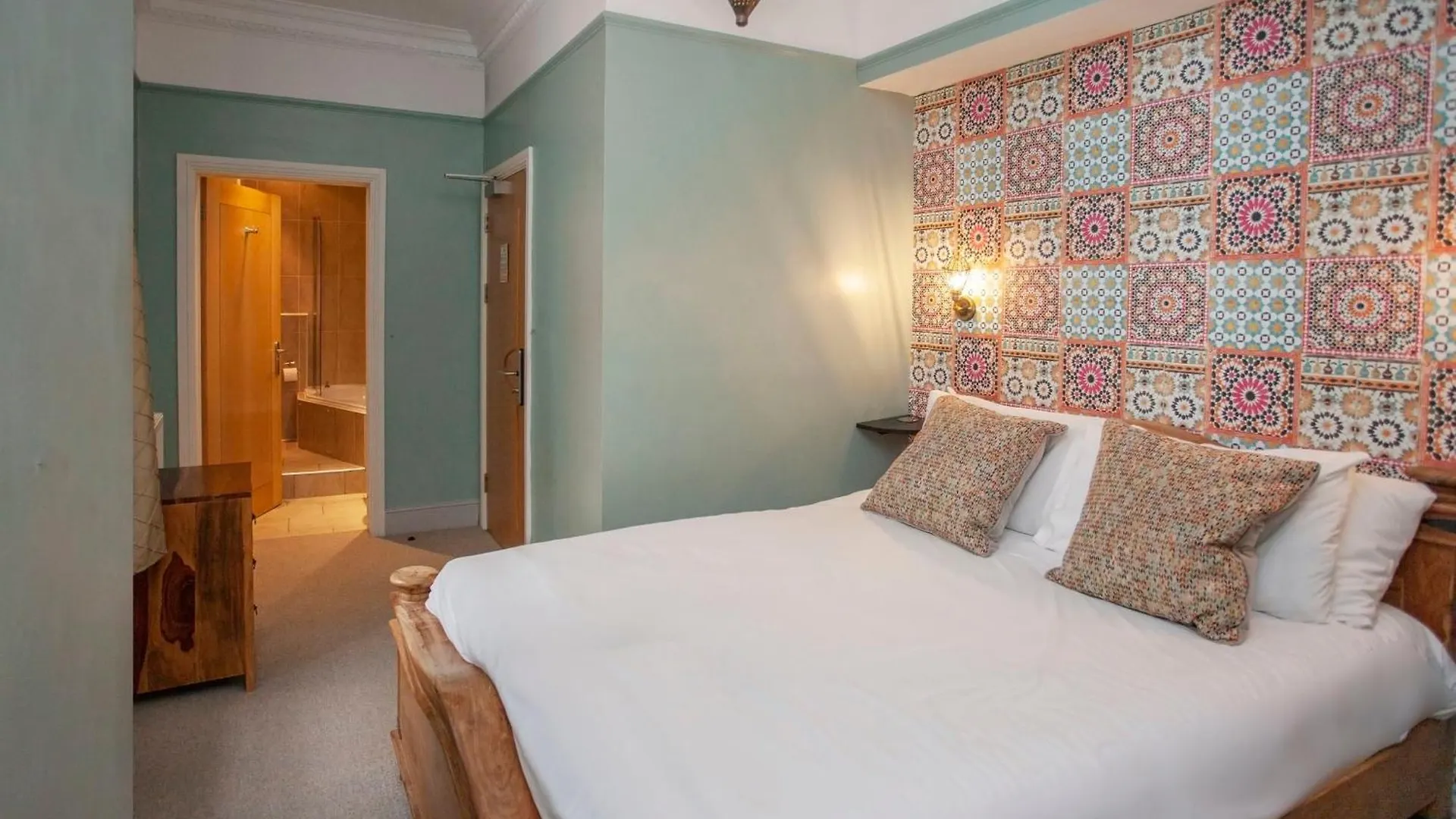 Higgihaus #5 5 Of 7 Rooms Monday - Friday Cardiff United Kingdom